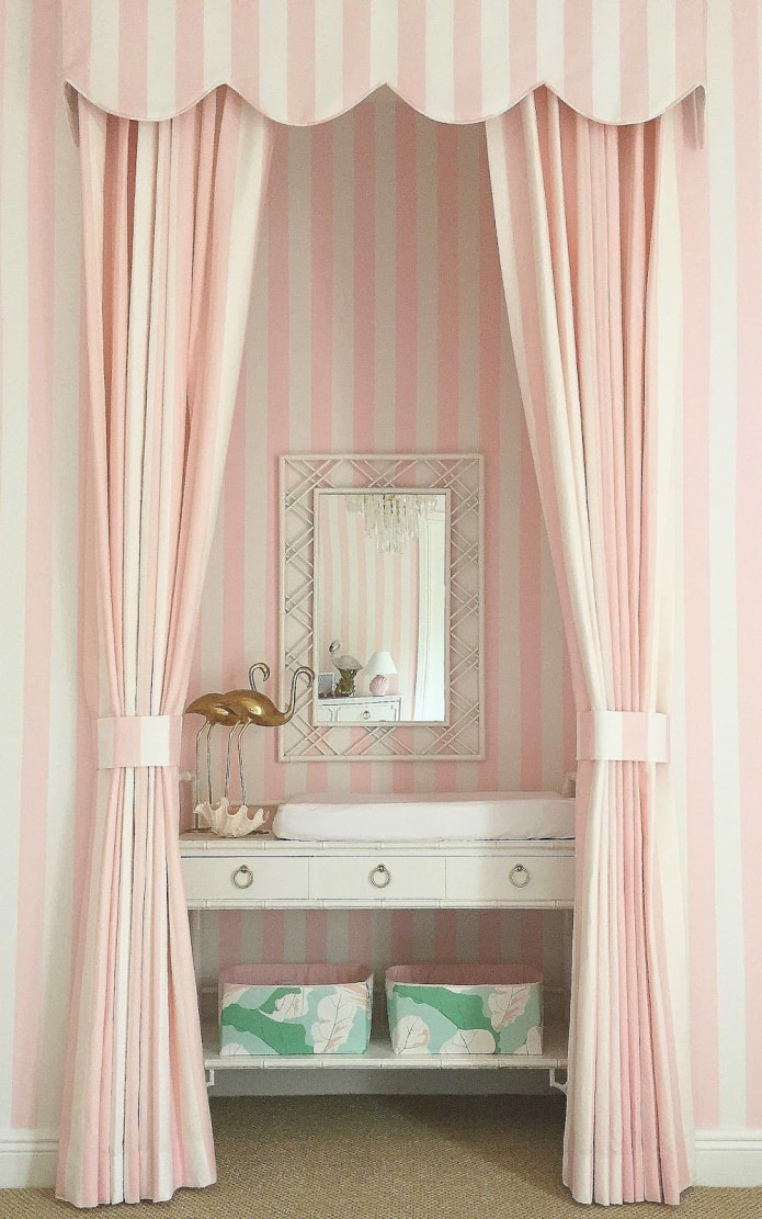 rideaux à rayures roses