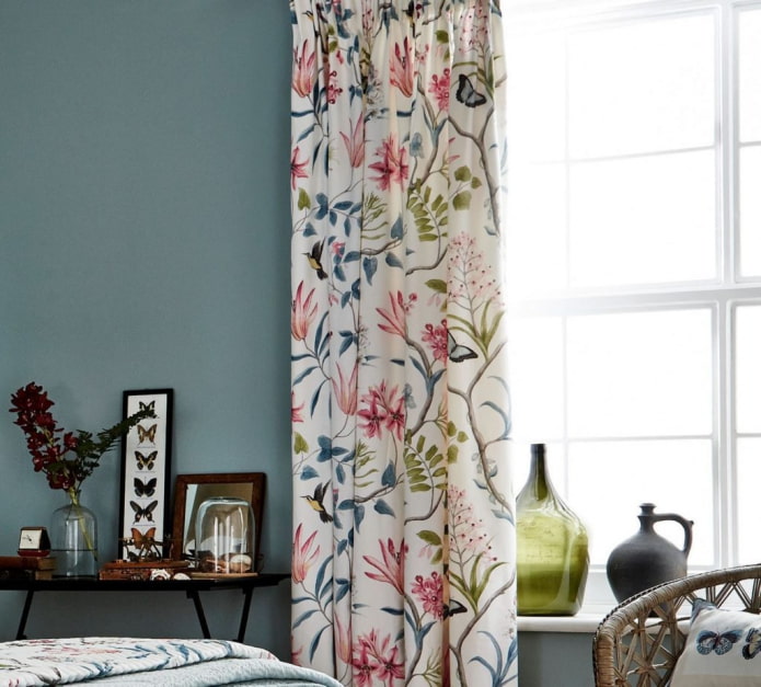 cortinas com um padrão combinado