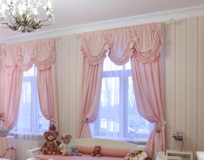 decoración de la ventana de color rosa pálido
