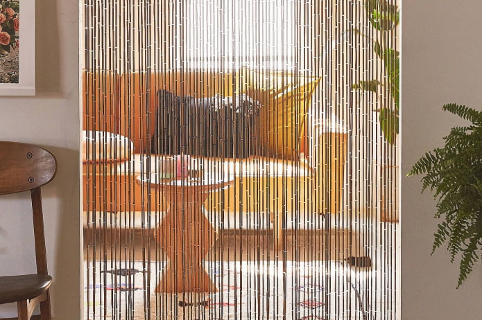 bambusa dzijas aizkari interjerā