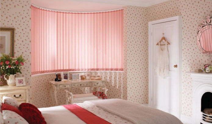 cortinas rosa no berçário