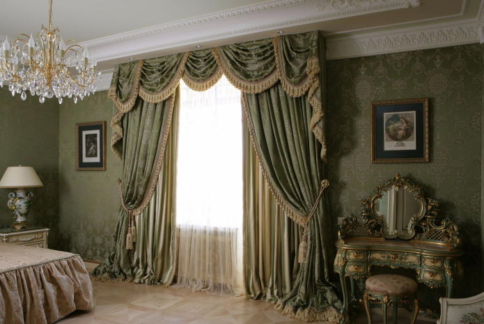 cortinas duplas em um interior clássico