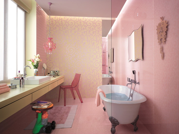 salle de bain carrelée rose