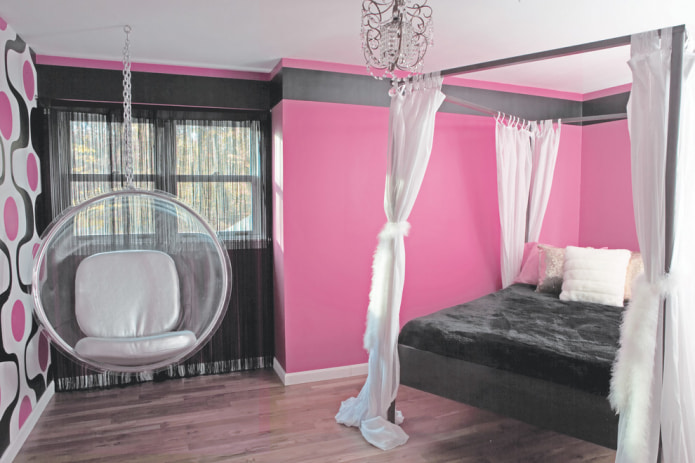 Mustavalkoinen vaaleanpunainen makuuhuone
