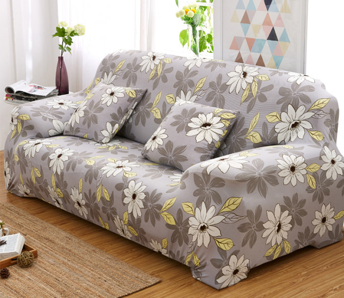 imprimé floral sur le canapé