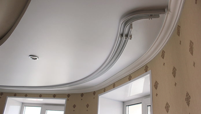 ceiling cornice and stretch canvas