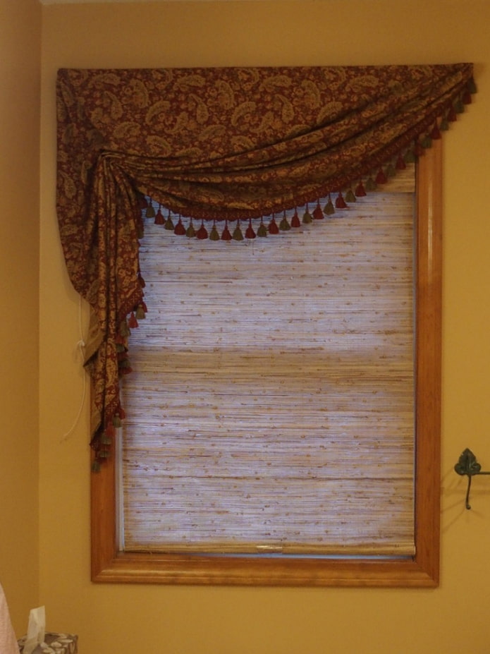 cortinas italianas com borlas