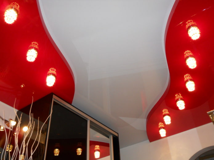 construction de plafond suspendu blanc et rouge