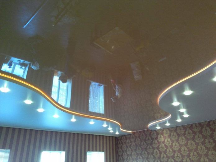 conception de plafond tendu avec rétro-éclairage