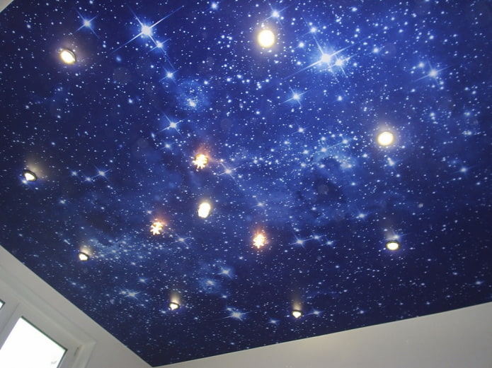 Noční obloha na stropě