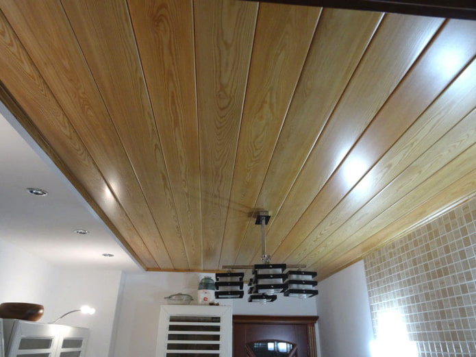 ceiling lining made of spruce in the interior