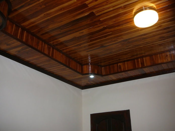 rivestimento del soffitto a due livelli