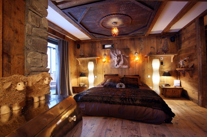 chata ve stylu dřevěný strop