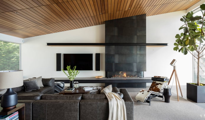 dřevěný strop v obývacím pokoji