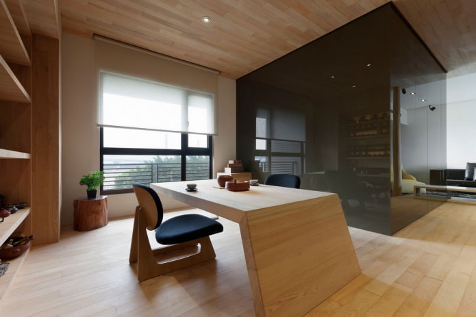 minimalistický drevený strop