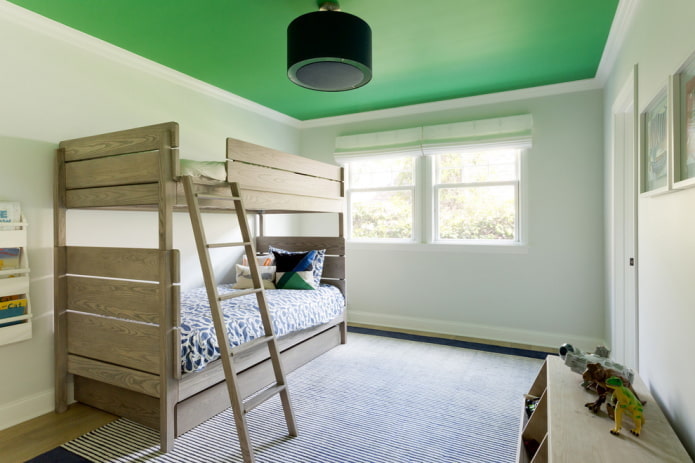 zielone pokrycie sufitu w pokoju dziecinnym