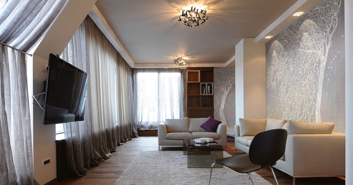 design del soffitto grigio nel soggiorno