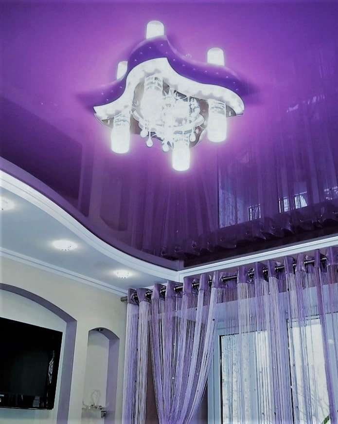 iluminação de teto em dois níveis