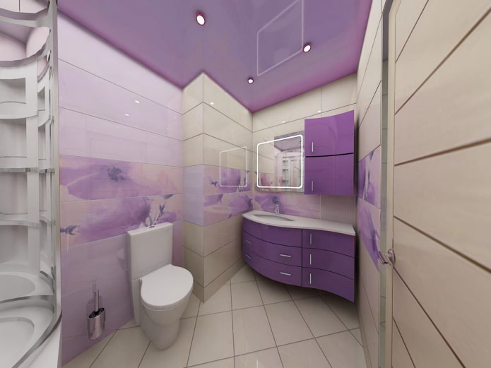 fioletowy sufit w łazience