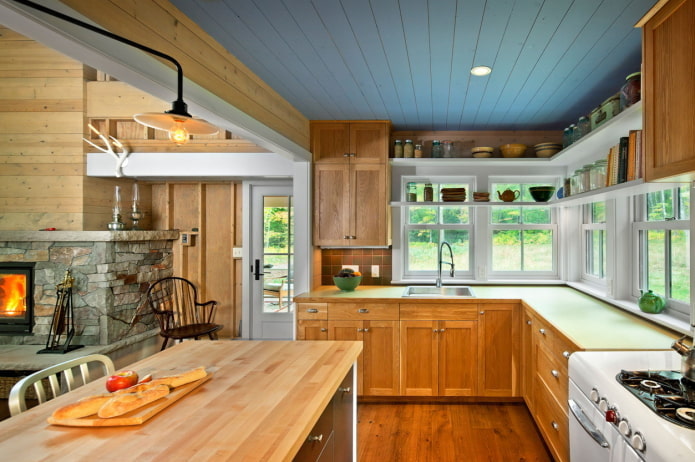 soffitto blu in cucina