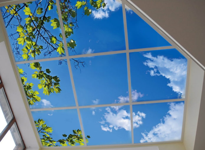 mozaikové okno s obrázkem oblohy