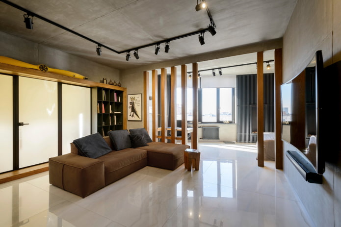 betonový strop v interiéru obývacího pokoje