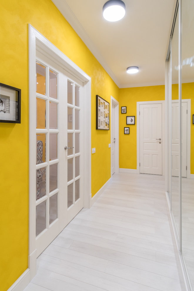 yellow stucco in the hallway interior