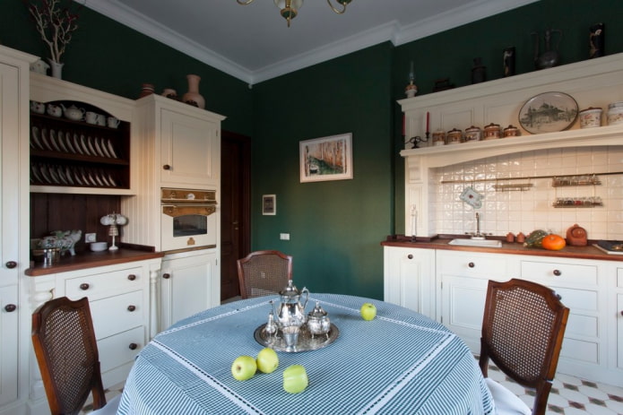 pereți de culoare verde închis în bucătărie
