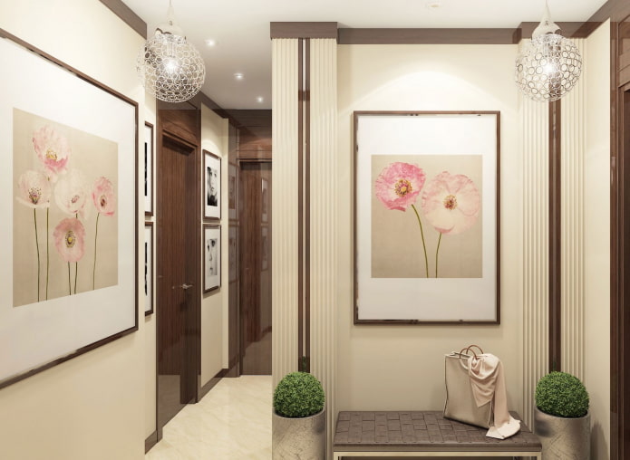 picture with flowers in the interior of the hallway