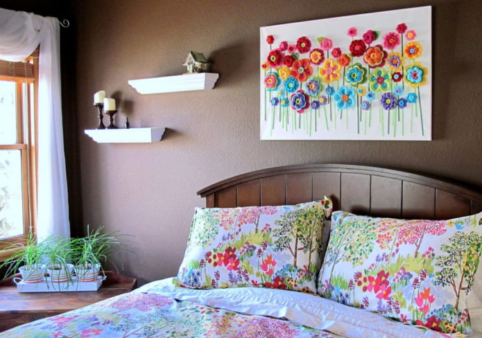 pittura fatta in casa sul muro della camera da letto