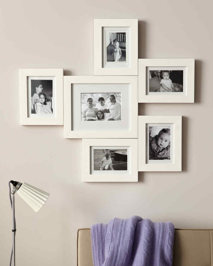 fotografii încadrate pe peretele din interior