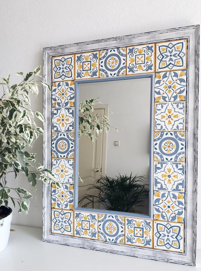 espelho de azulejos