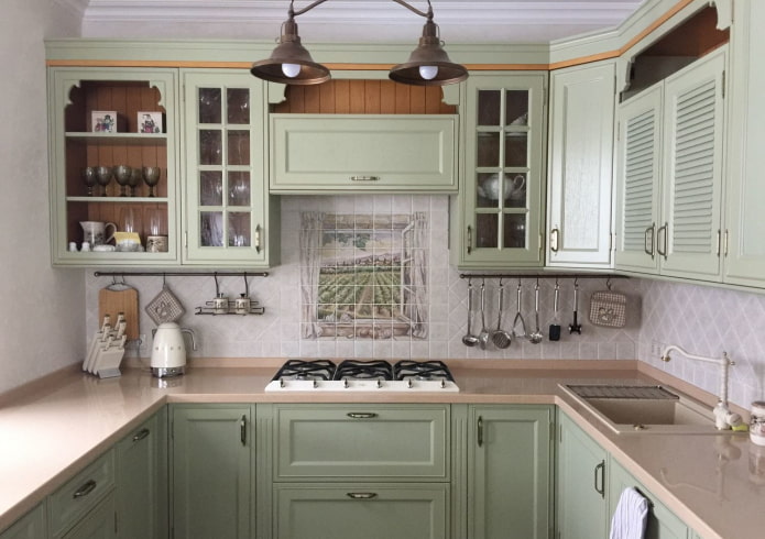 panel i det inre av köket i stil med provence