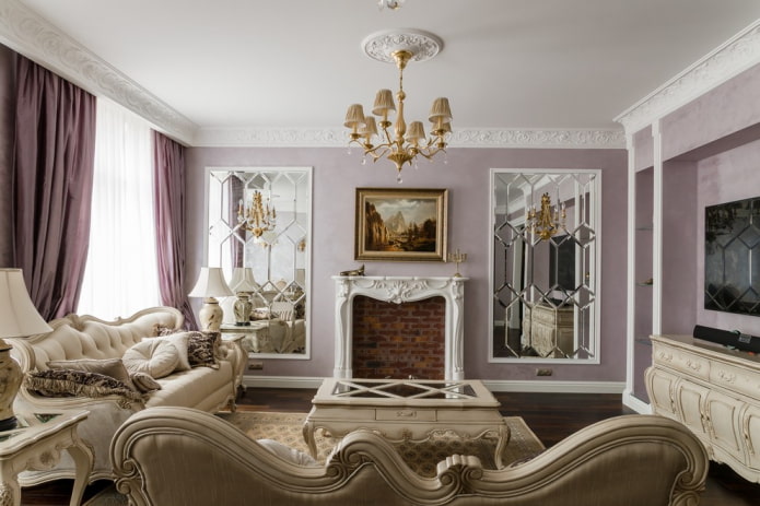 klasikinio stiliaus veidrodžiai gyvenamajame kambaryje