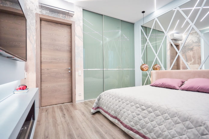 color combination of doors and floors in the bedroom interior