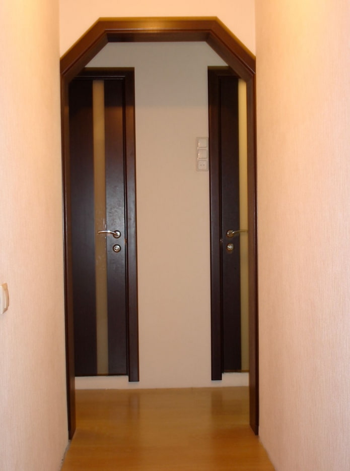 trapezformad båge i korridoren