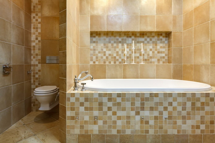 nínxol de mosaic a l’interior del bany