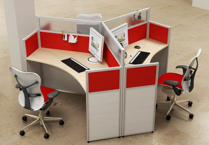 meja komputer dengan partition