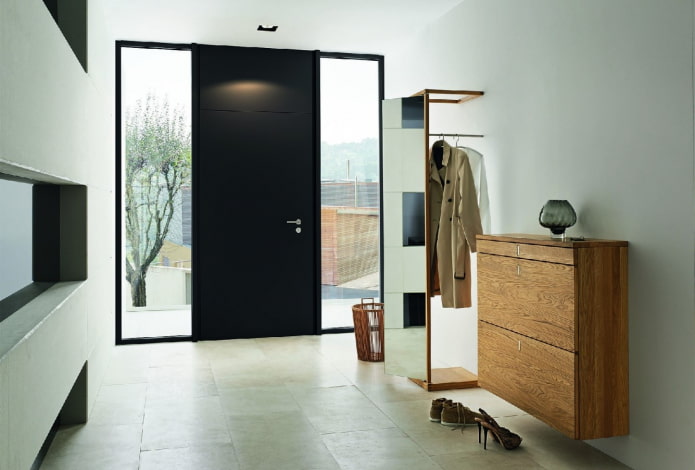 minimalistický model vstupních dveří