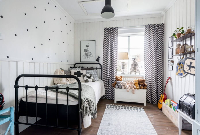 Łóżko w stylu skandynawskim wykute w pokoju dziecinnym