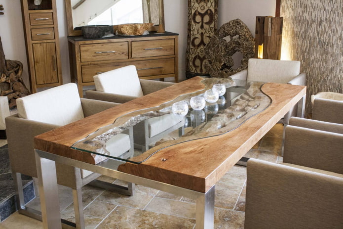 γυάλινο και ξύλινο τραπέζι