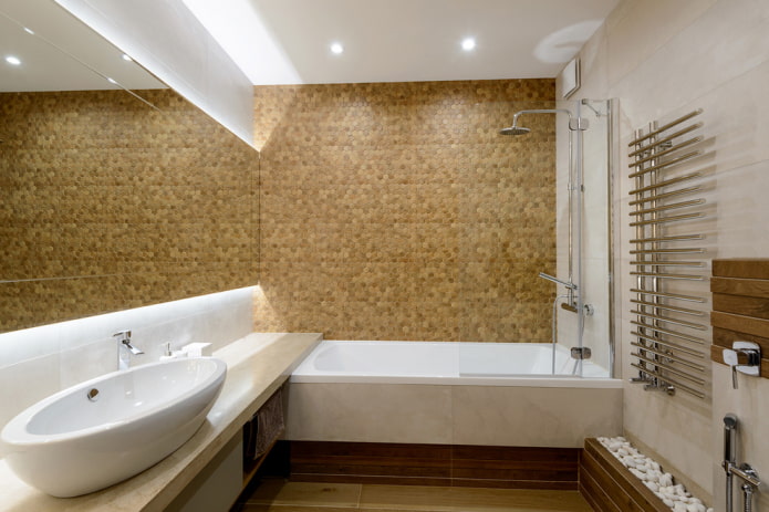 šešiakampė mozaika vonios kambario interjere