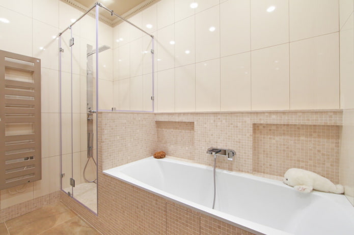 mosaik i kombination med plattor i badrummet