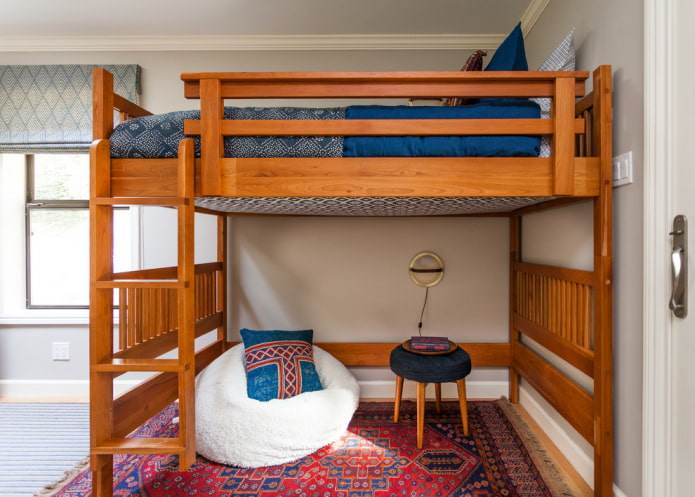 cama loft com escadas