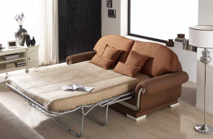 πτυσσόμενο καναπέ με μια μαλακή πλάτη στο εσωτερικό