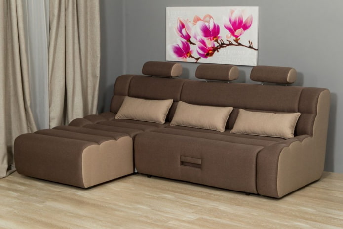 sofá plegable con reposacabezas en el interior