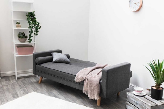 Skandinavisk hopfällbar soffa