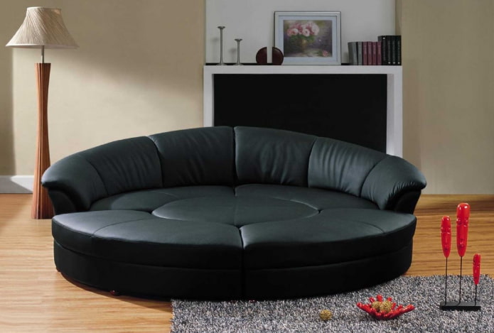 ovális, összecsukható kanapé a belső terekben