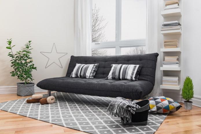 Skandinavisk sammenleggbar sofa