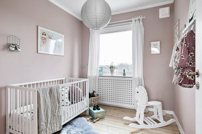 детска стая за новородено в бледо люляк цвят